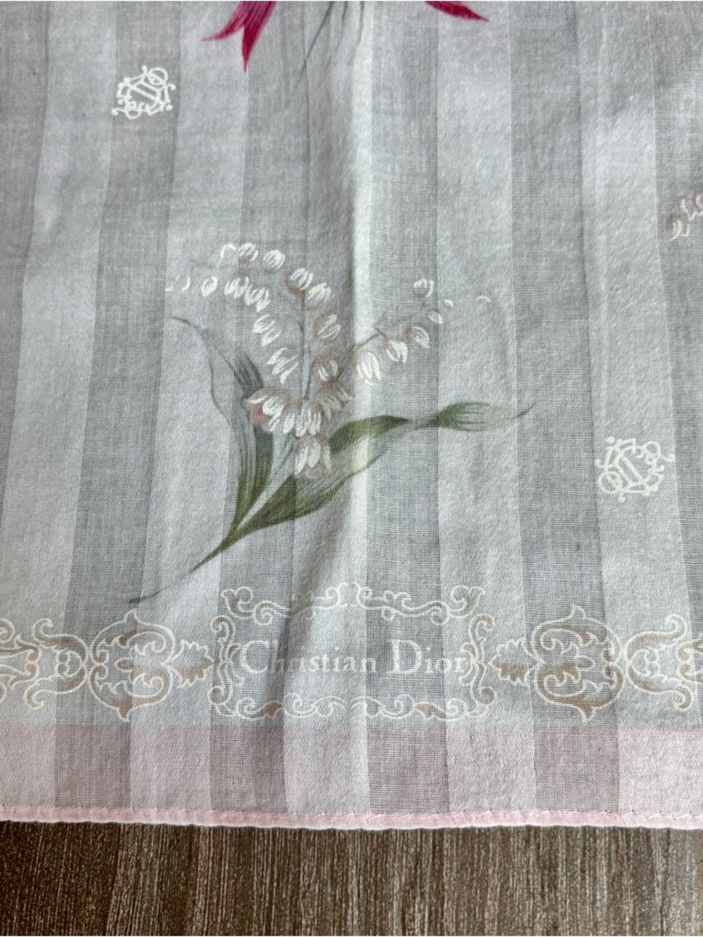 Christian Dior Floral Lily of the Valley Scarf/Handkerchief/Bandana Sz 18.75” - Picture 7 of 13